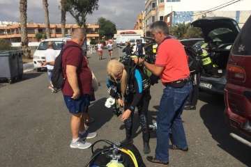 La limpieza de fondos marinos de La Garita 'rueda' con éxito (Foto TA)